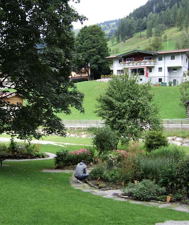 Am Kräutergarten in Wagrain