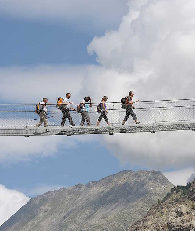 Über die Hängebrücke