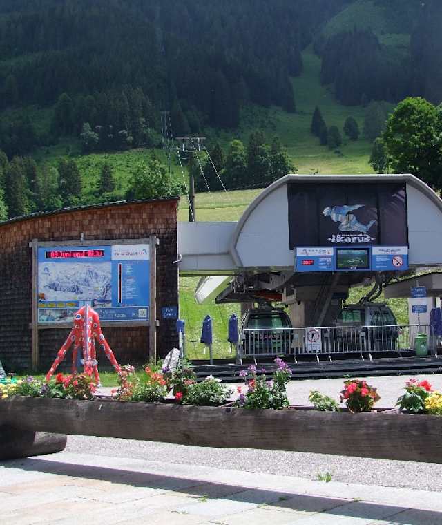 An der Talstation des Ikarus in Zaglau.