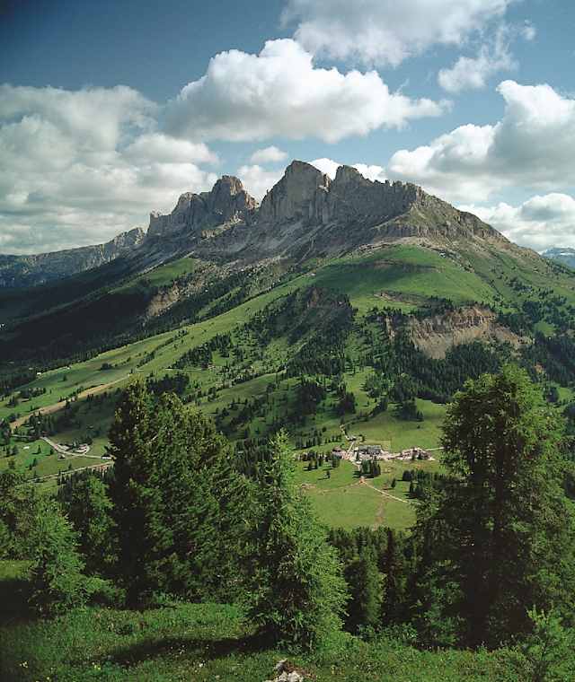 Südliche Rosengartengruppe und Karerpass von Süden (Poppekanzel).