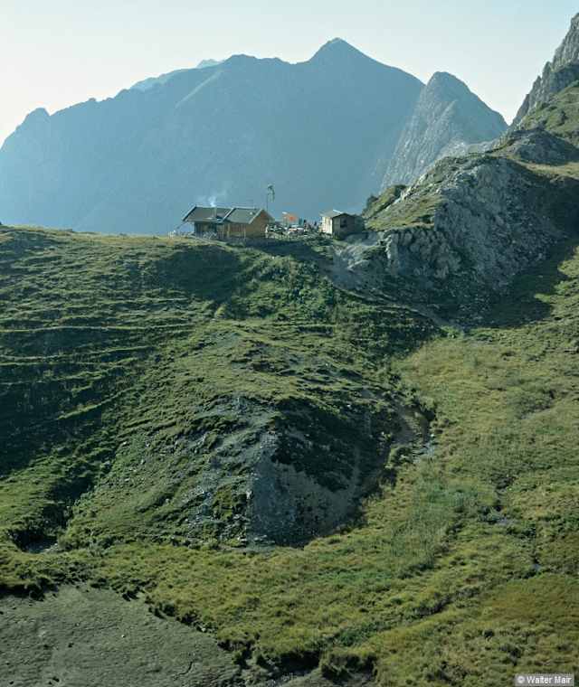 Die Filmoor-Standschützenhütte ist aus dem Tiroler Gailtal durch drei schöne Bergtäler leicht zugänglich. 