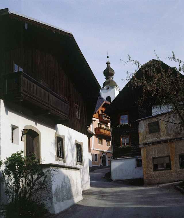 Talort/Ausgangspunkt: Haus im Ennstal, 772 m. Talstation der Tauern Seilbahn Hauser Kaibling, 815 m. Beschilderte Zufahrt über das Dorfzentrum.