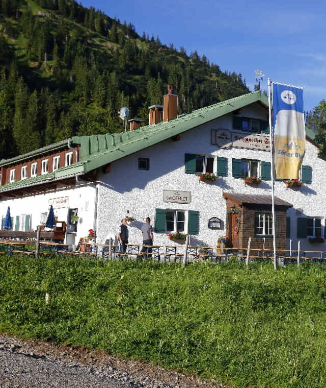 Die Seealpe beim Zustieg von Oberstdorf.