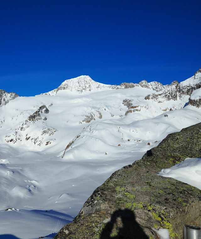 Blick von der Albert-Heim-Hütte Richtung Galenstock, links das Chli Bielenhorn