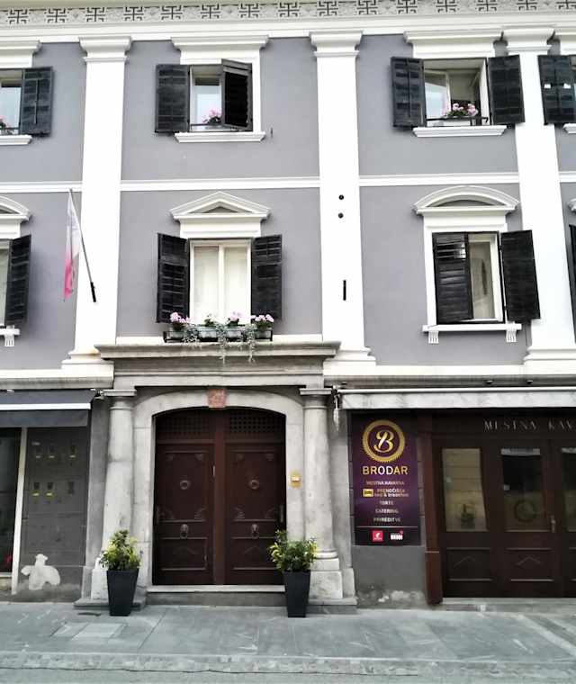 Tržič/Hotel/Pension Rooms Brodar, Trg svobode 24