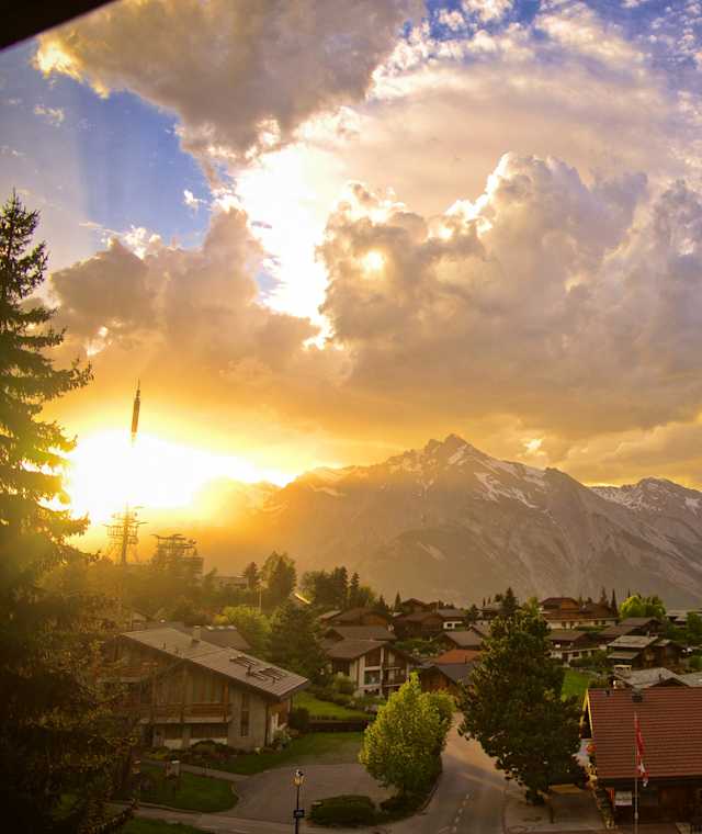 Stimmungsvoller Sonnenuntergang auf der Wanderung Ecluses - Bermouche