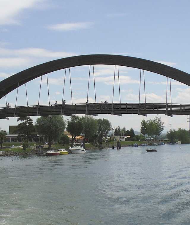 Holzbrücke in La Sauge