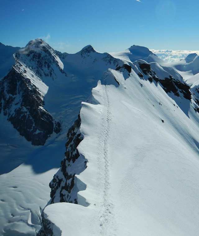 Schritt für Schritt dem Liskamm entlang mit Blick auf die Parrotspitze, Signalkuppe usw.
