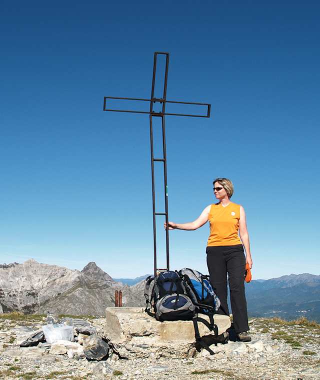 Gipfelblick vom Monte Sumbra zum Hauptkamm der Apuanischen Alpen
