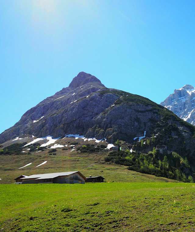 Auffahrt zum Karwendelhaus