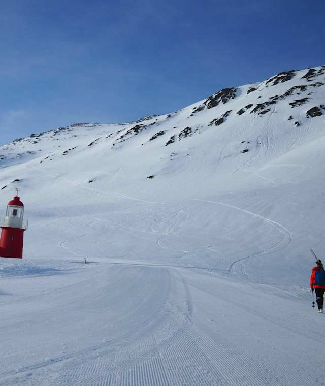 Startpunkt ist der Leuchtturm, der die Rheinquelle markiert