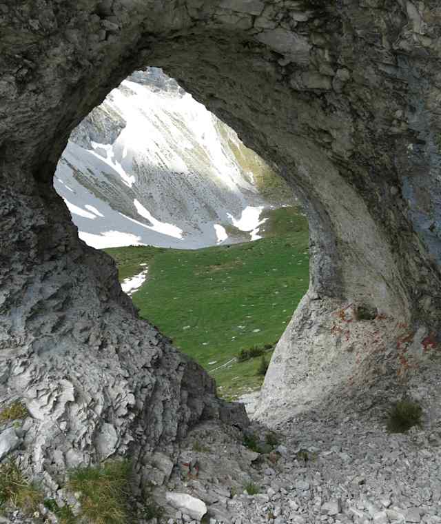 Aussicht durch die Felsenbrücke. 