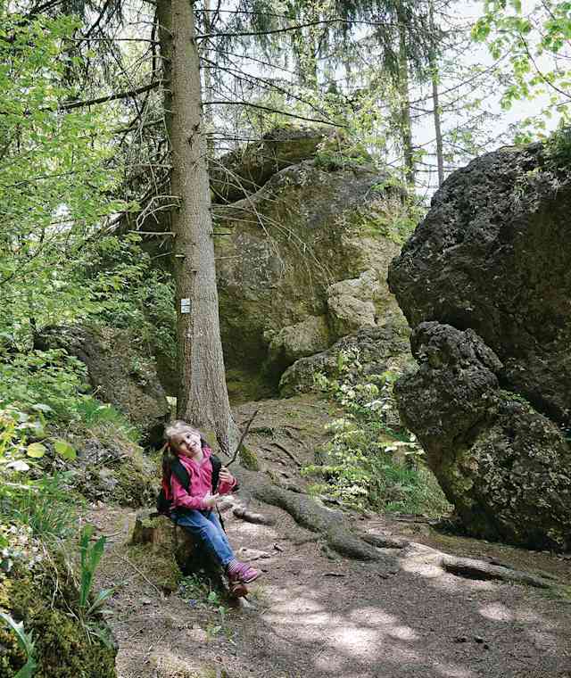 Gemütliche Rast am Wegrand.