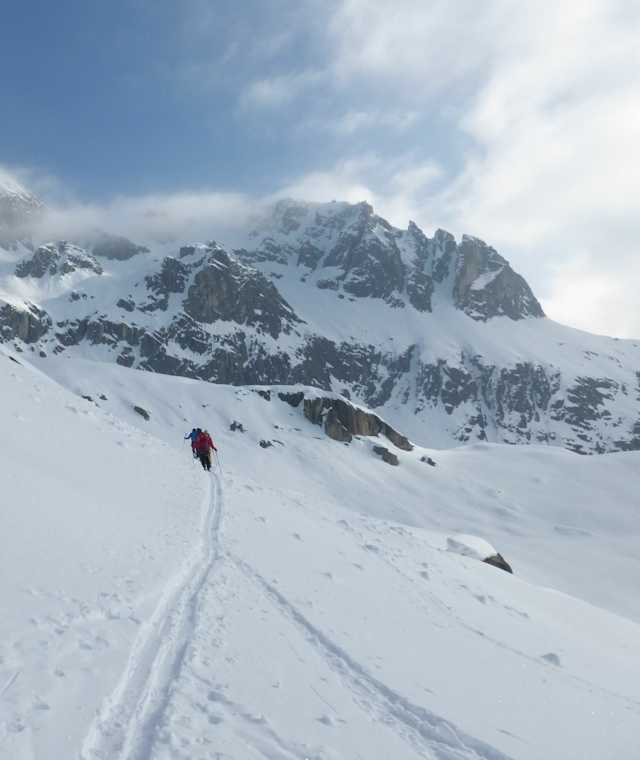 Aufstieg am Fusse des Sunnig Bergs