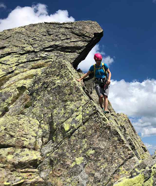 Luftige Passage am Grat entlang