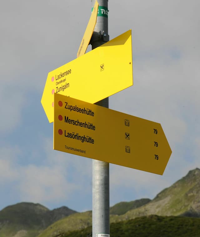 Beschilderung am Lasörling Höhenweg