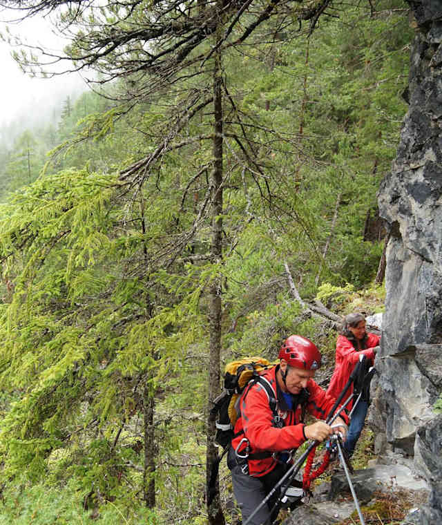 Einige Klettersteig-Passagen sind zu meistern. 