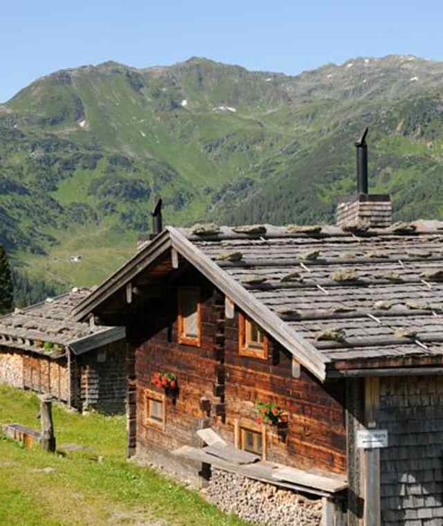Almhütte auf dem Weg