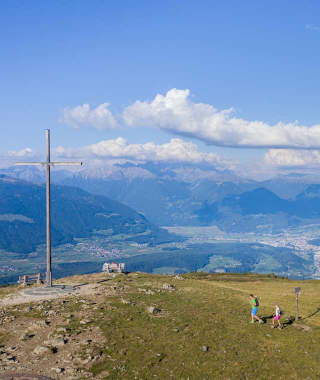 Großes Gipfelkreuz am Astjoch