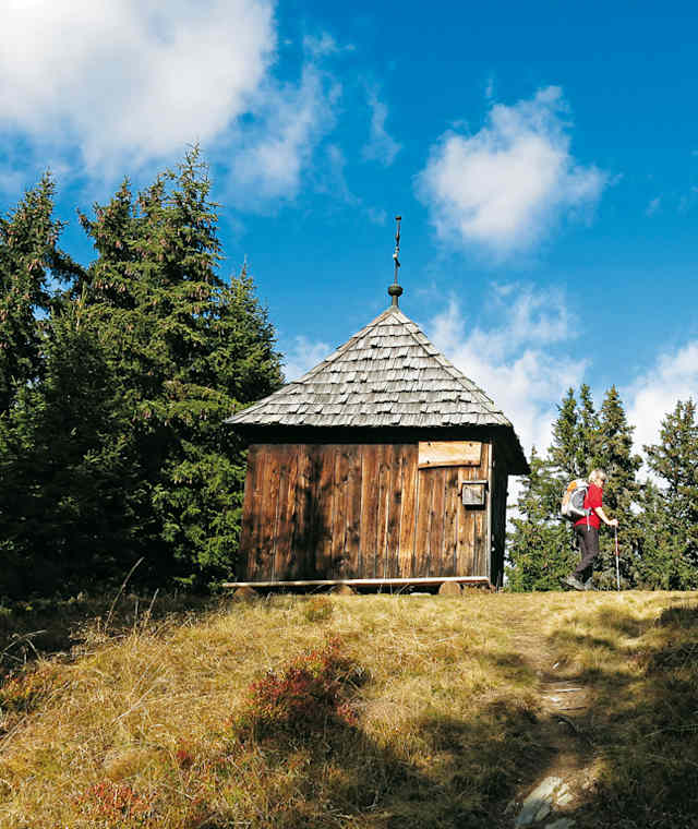 344 Jahre lang stand hier ein Wetterkreuz – 1976 wurde die Stolzalpenkapelle geweiht.