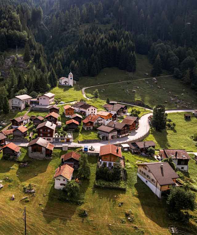 Durch den Märchenwald ins Val Ferrera