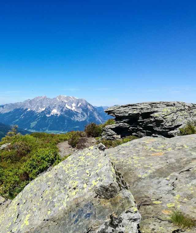 Aussichtsreich vom Beginn an ist der Weg zum Mölbegg