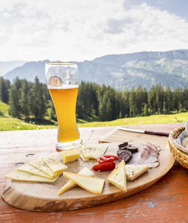 Brotzeit auf der Piesenalpe