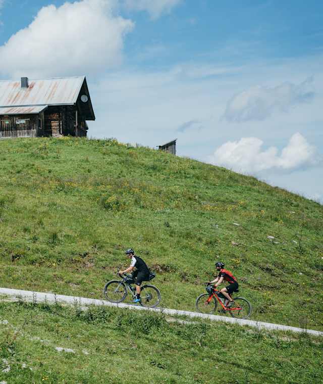 Gravelbiken von Pass Thurn in Richtung Resterhöhe