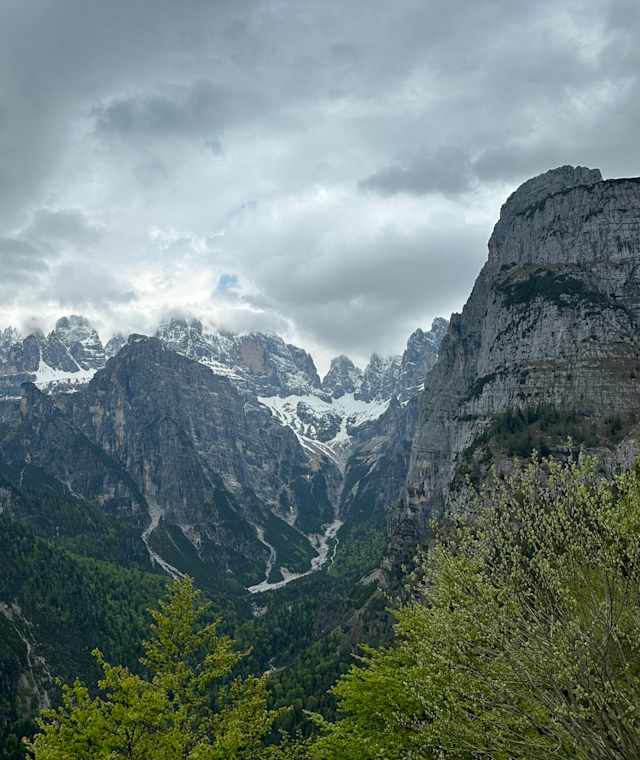 Blick von der Hütte La Montanara in die Brent
