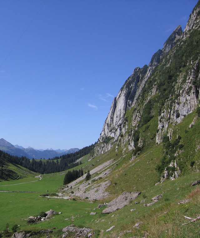 Der untere, flache Anstieg