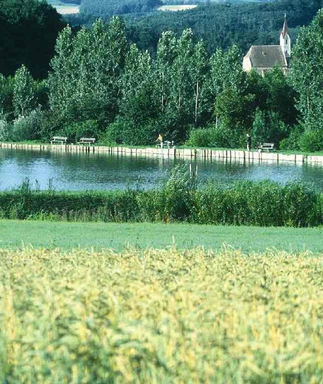 Blick auf die Kirche St. Stefan
