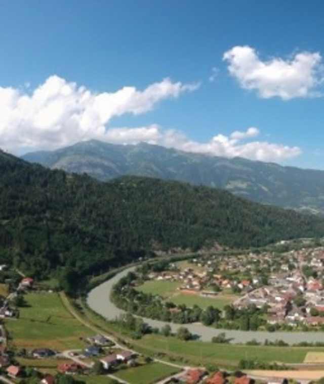 Blick auf Sachsenburg und den Kalvarienberg