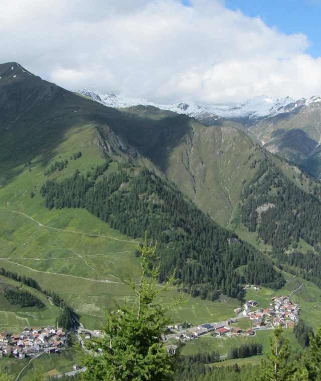 Blick auf Samnaun-Laret und Samnaun-Compatsch