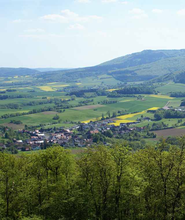 Blick vom Roßkopf zum Hohen Meissner