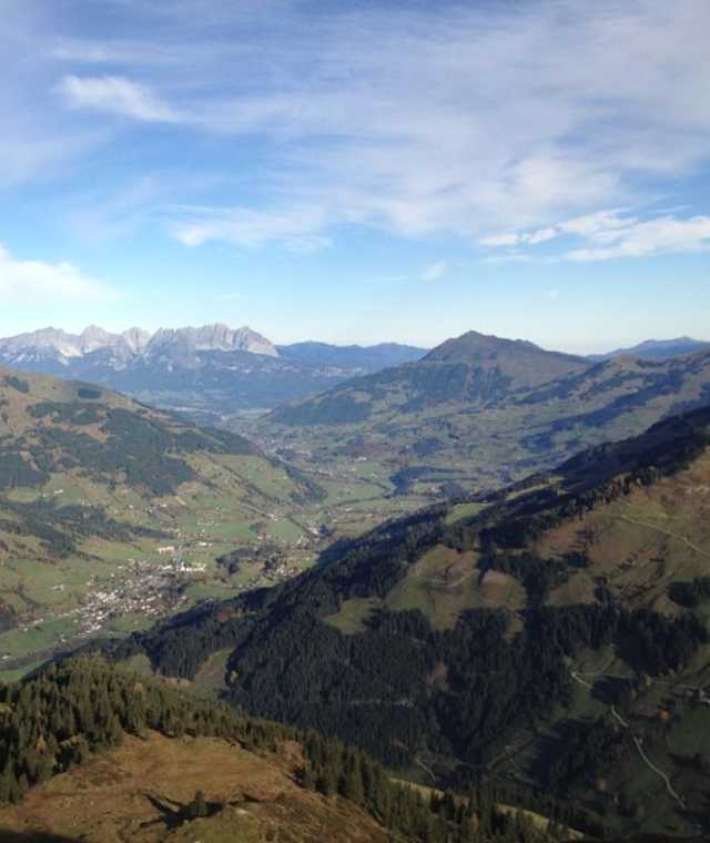 Blick über die Tiroler Landesgrenze bis zum Wilden Kaiser