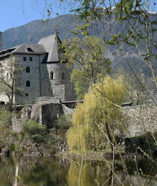 Burg St. Petersberg