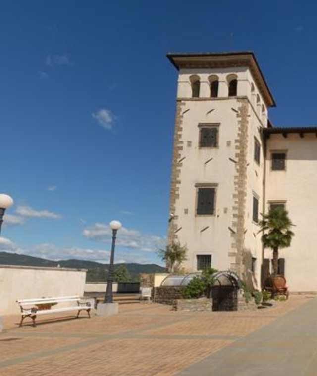 Schloss Dobrovo