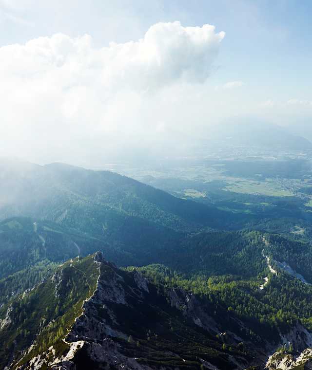 Blick vom Mittagskogel ins Villacher Becken
