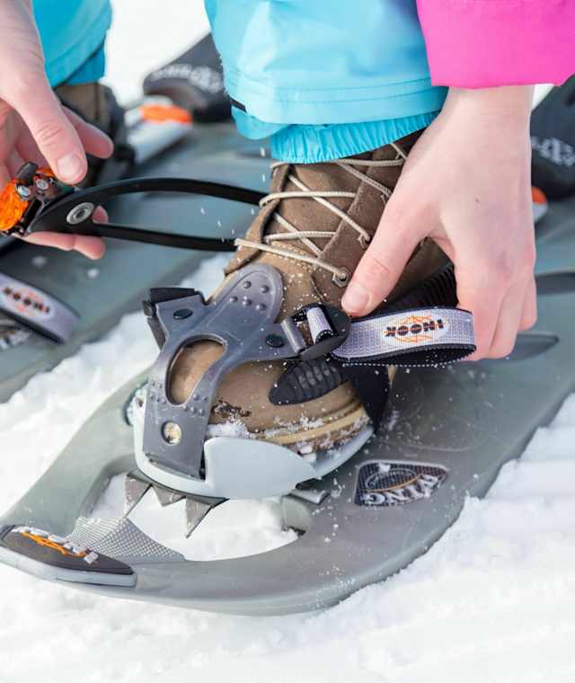 Richtiges Anlegen der Schneeschuhe