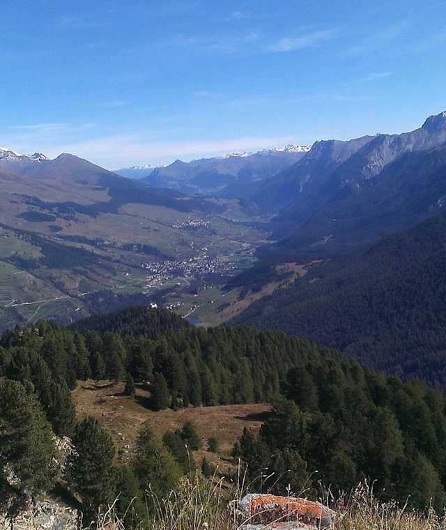 Herrliche Aussicht auf die Dörfer im Unterengadin