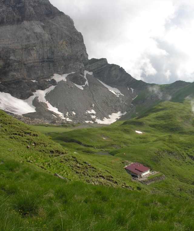 Cabane d’Anthème mit Lacs d'Anthème