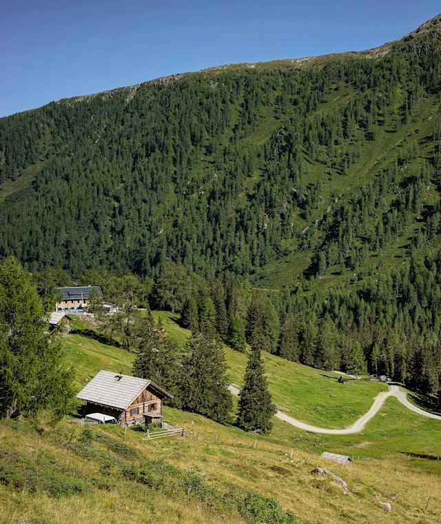 Das Fraganter Schutzhaus - hinten links