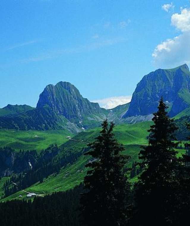 Nünenen und Gantrisch, dazwischen der Leiterenpass   