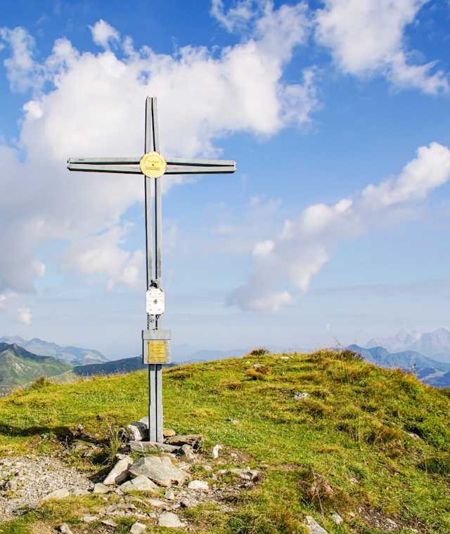 Der Gernkogel mit 2.175 m bietet ein herrliches Panorama.