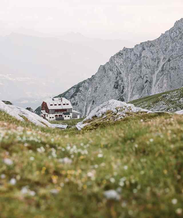Das Guttenberghaus am Dachstein