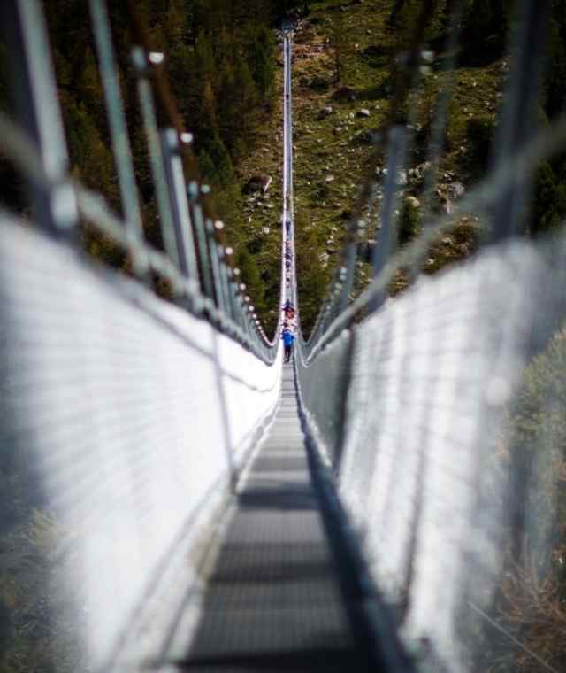 Überquerung der Brücke - Schwindelfreiheit von Vorteil 