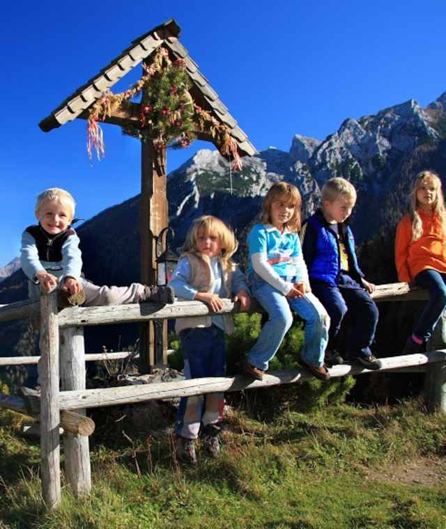  Halsalm-Kreuz mit Kindern