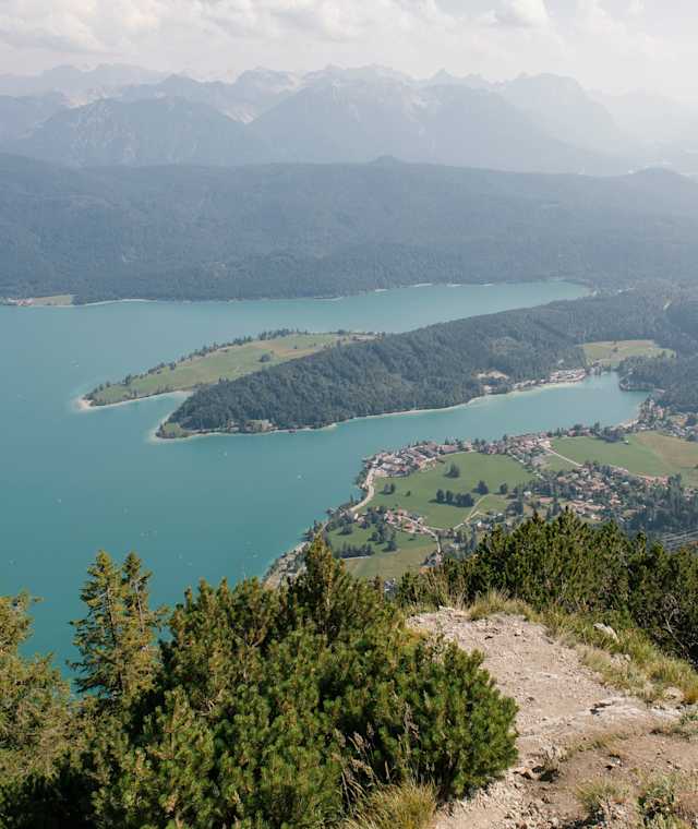 Tolle Aussicht vom Herzogstand auf den Walchensee