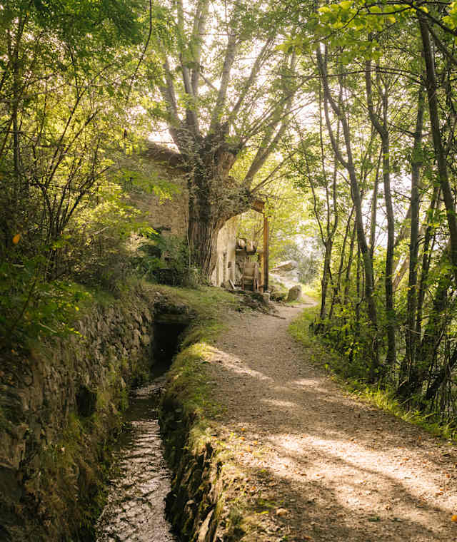 Mühle oberhalb von Schlanders, Waalweg "Zaalwaal", Südtirol