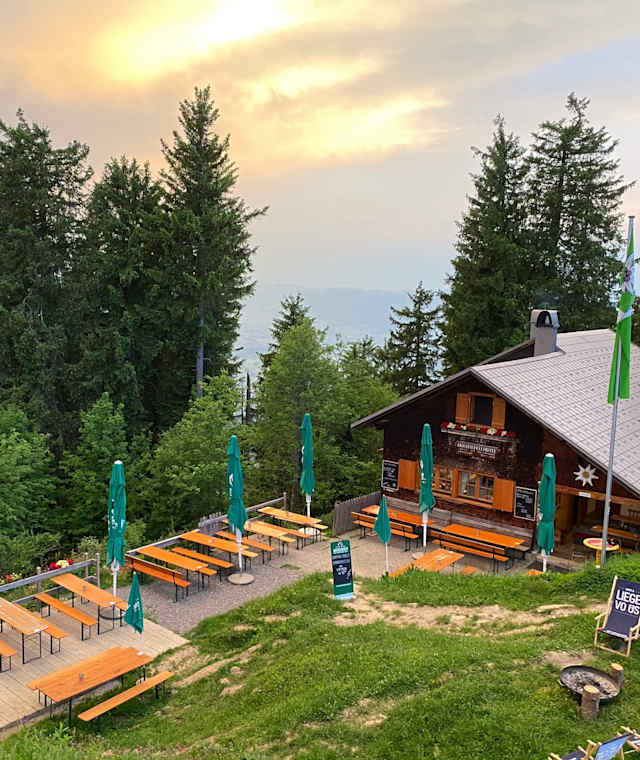 Die Hochälpelehütte in schöner Aussichtsalge